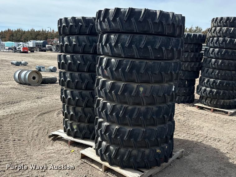 image for item ES1038 (14) 11R24.5 pivot tires and wheels