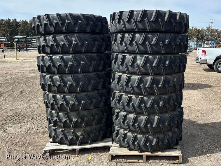 image for item ES1038 (14) 11R24.5 pivot tires and wheels