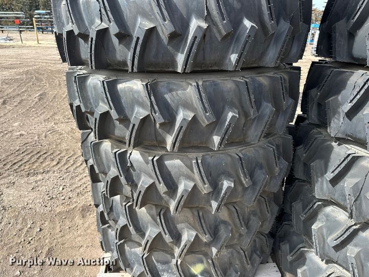 image for item ES1038 (14) 11R24.5 pivot tires and wheels