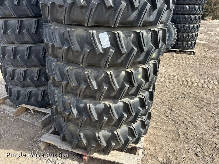 image for item ES1038 (14) 11R24.5 pivot tires and wheels