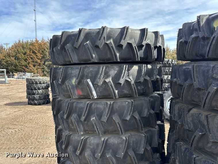 image for item ES1038 (14) 11R24.5 pivot tires and wheels