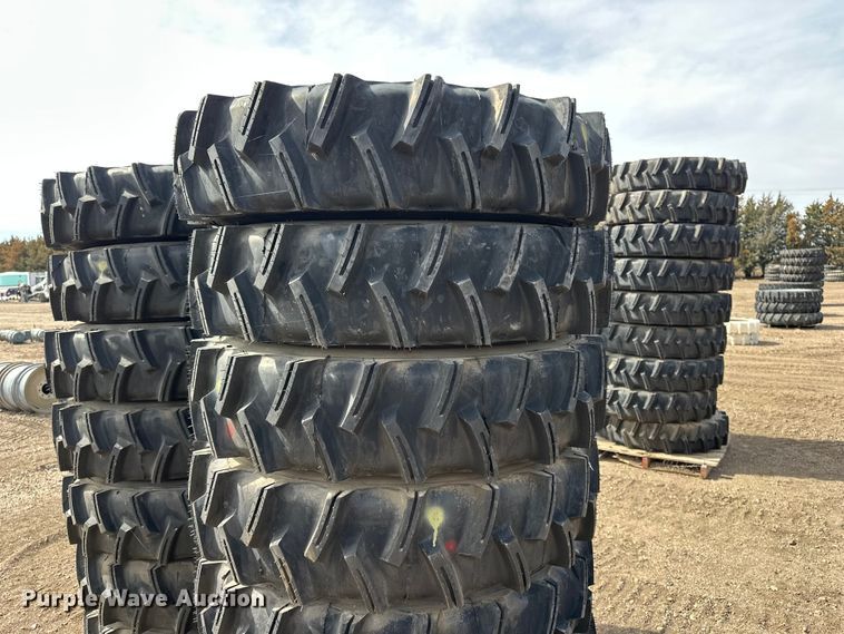 image for item ES1038 (14) 11R24.5 pivot tires and wheels
