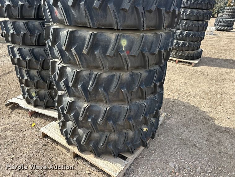 image for item ES1038 (14) 11R24.5 pivot tires and wheels