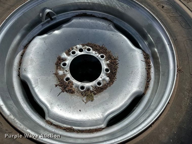 image for item ES1038 (14) 11R24.5 pivot tires and wheels