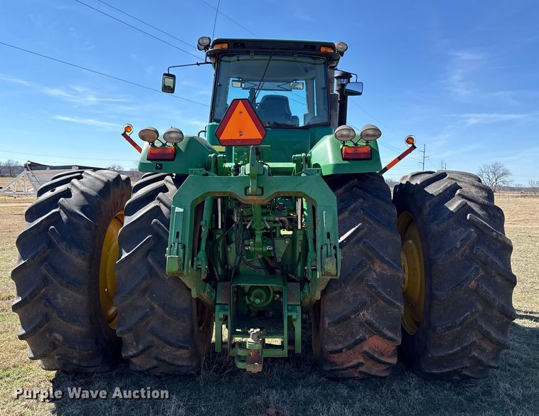 image for item ES5825 2007 John Deere 9330 4WD tractor