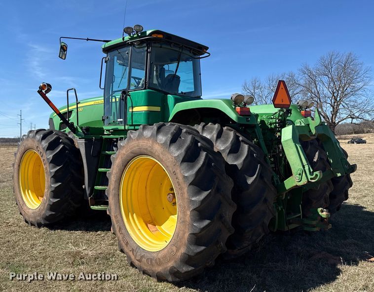 image for item ES5825 2007 John Deere 9330 4WD tractor