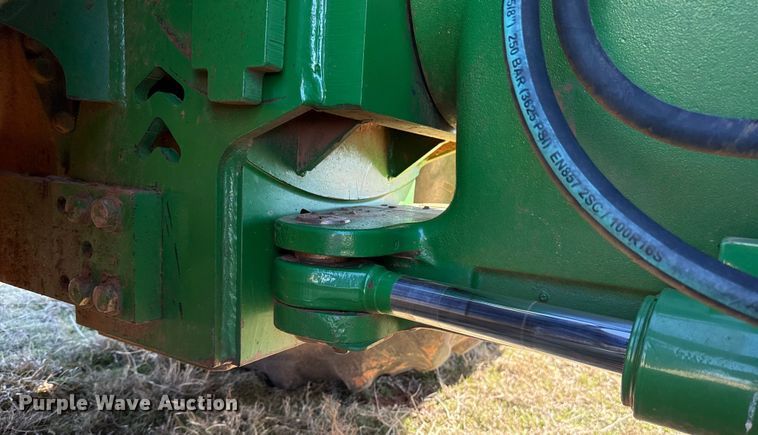 image for item ES5825 2007 John Deere 9330 4WD tractor