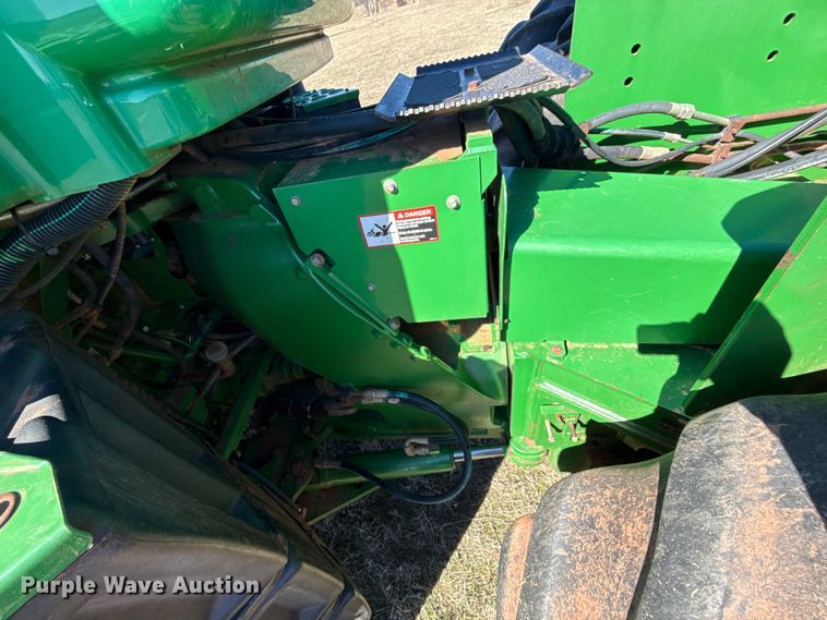 image for item ES5825 2007 John Deere 9330 4WD tractor