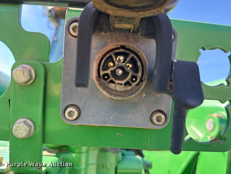 image for item ES5825 2007 John Deere 9330 4WD tractor