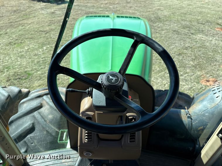 image for item ES5825 2007 John Deere 9330 4WD tractor