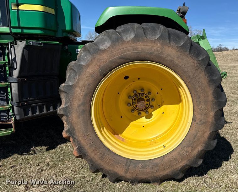 image for item ES5825 2007 John Deere 9330 4WD tractor