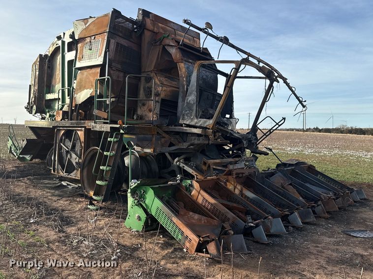 image for item ES5889 John Deere CS690 RWA cotton stripper