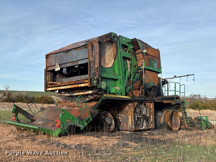 image for item ES5889 John Deere CS690 RWA cotton stripper