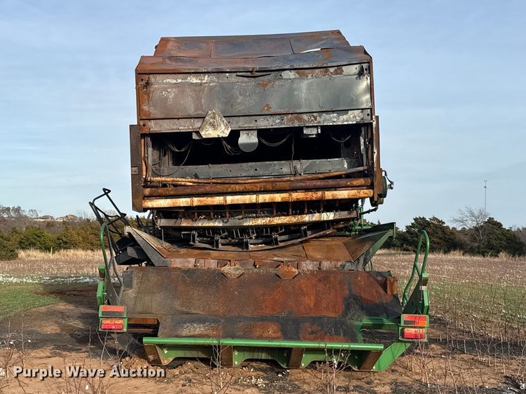 image for item ES5889 John Deere CS690 RWA cotton stripper