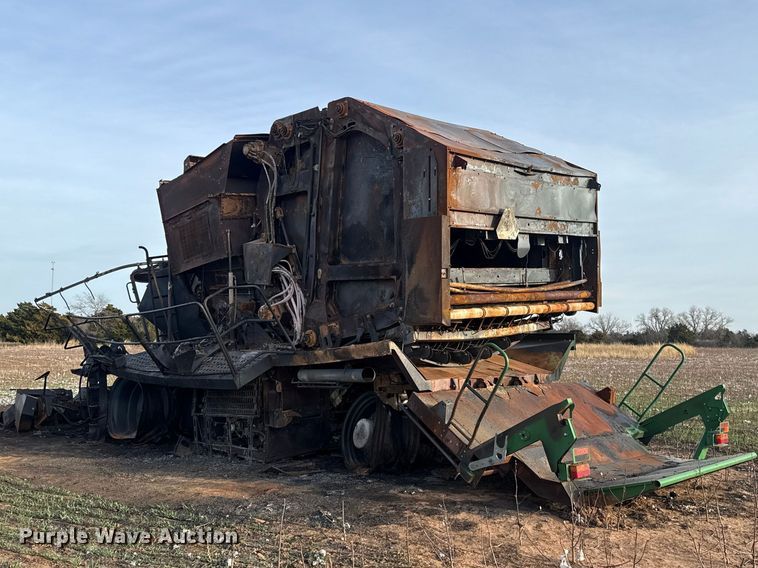 image for item ES5889 John Deere CS690 RWA cotton stripper