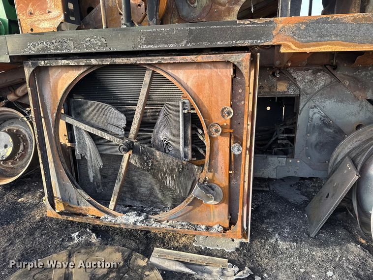 image for item ES5889 John Deere CS690 RWA cotton stripper