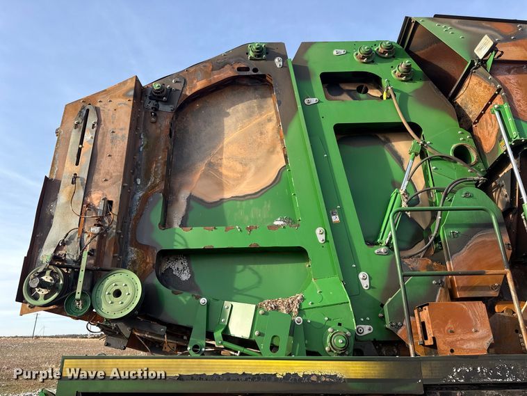 image for item ES5889 John Deere CS690 RWA cotton stripper