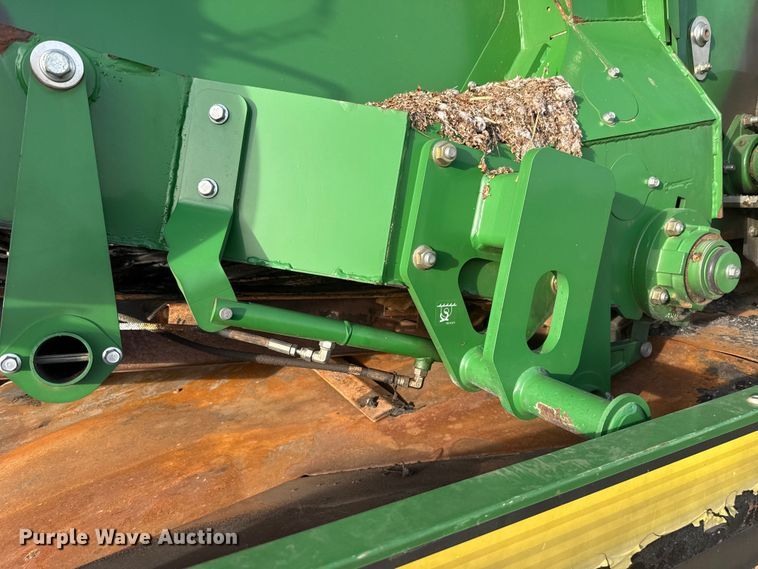 image for item ES5889 John Deere CS690 RWA cotton stripper