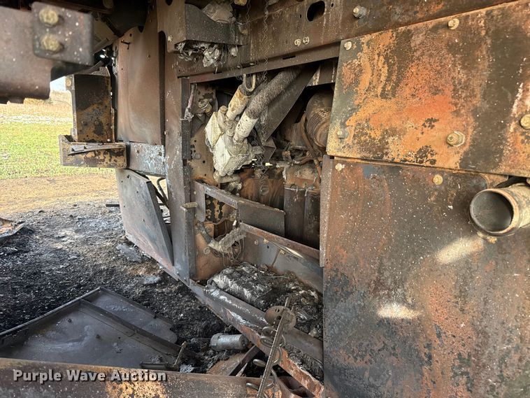 image for item ES5889 John Deere CS690 RWA cotton stripper