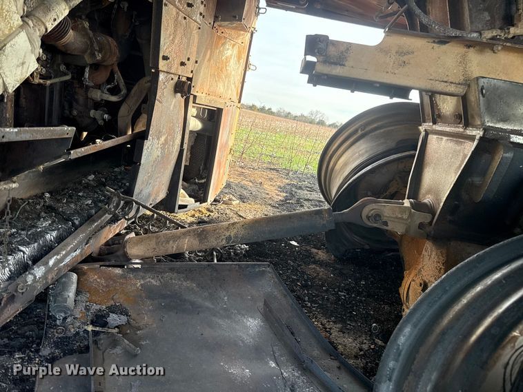 image for item ES5889 John Deere CS690 RWA cotton stripper