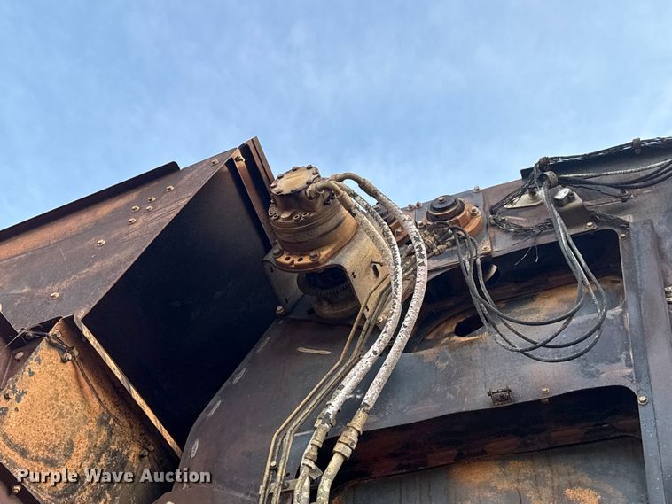 image for item ES5889 John Deere CS690 RWA cotton stripper