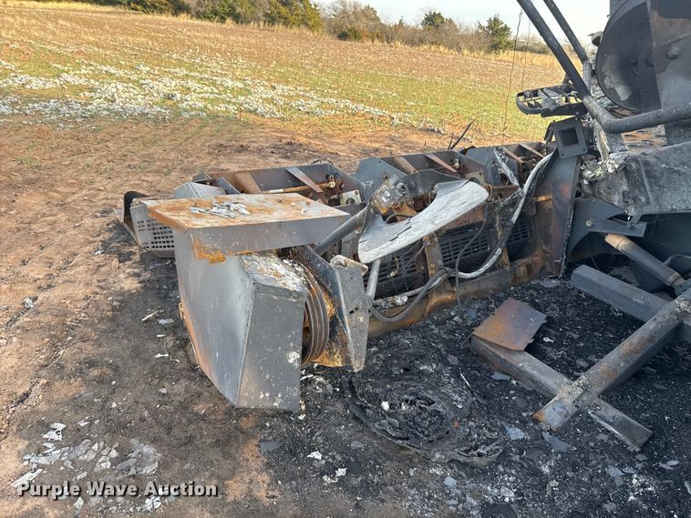 image for item ES5889 John Deere CS690 RWA cotton stripper