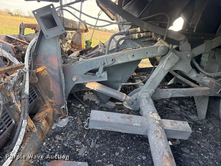 image for item ES5889 John Deere CS690 RWA cotton stripper