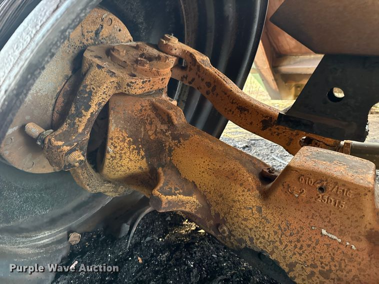 image for item ES5889 John Deere CS690 RWA cotton stripper