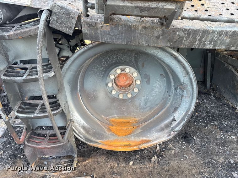 image for item ES5889 John Deere CS690 RWA cotton stripper