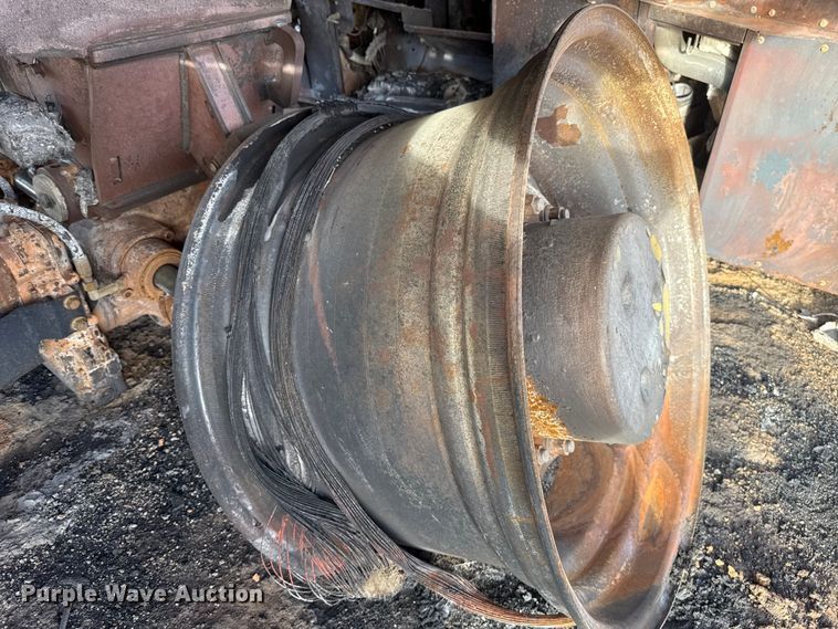 image for item ES5889 John Deere CS690 RWA cotton stripper