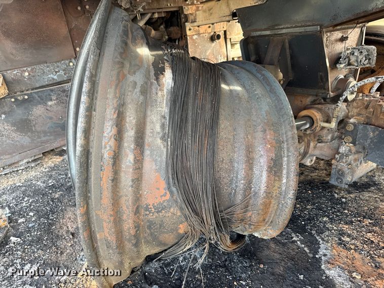 image for item ES5889 John Deere CS690 RWA cotton stripper