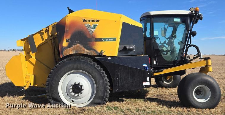 image for item ET1287 2023 Vermeer ZR5-1200 round baler