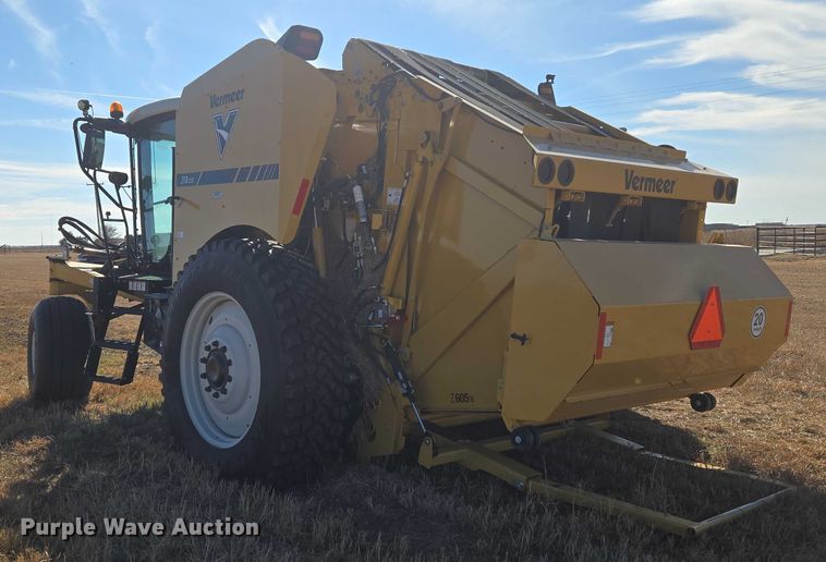 image for item ET1287 2023 Vermeer ZR5-1200 round baler