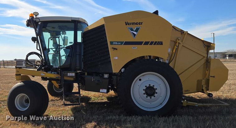 image for item ET1287 2023 Vermeer ZR5-1200 round baler