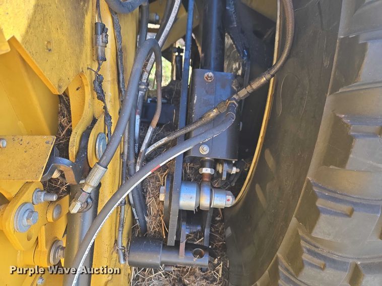 image for item ET1287 2023 Vermeer ZR5-1200 round baler