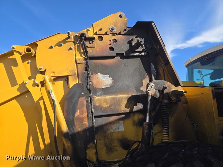 image for item ET1287 2023 Vermeer ZR5-1200 round baler