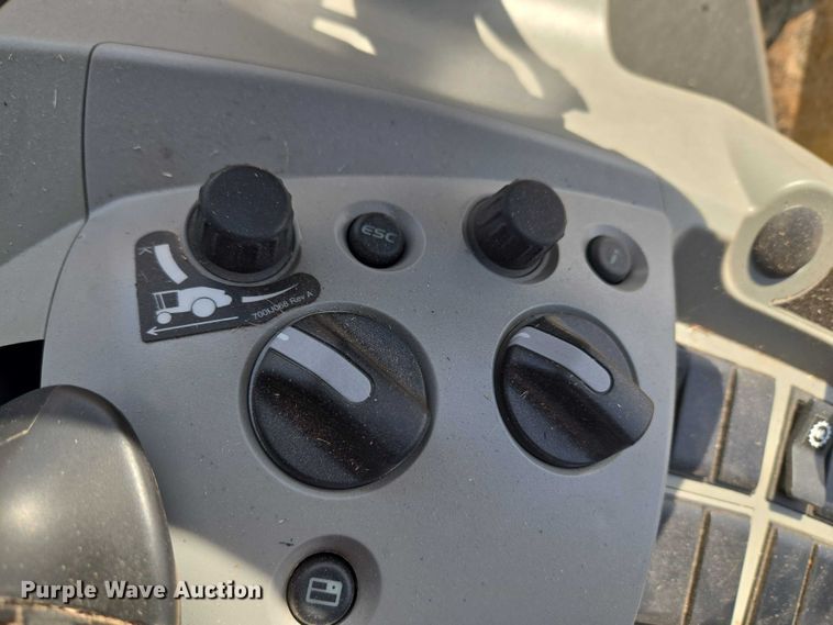 image for item ET1287 2023 Vermeer ZR5-1200 round baler