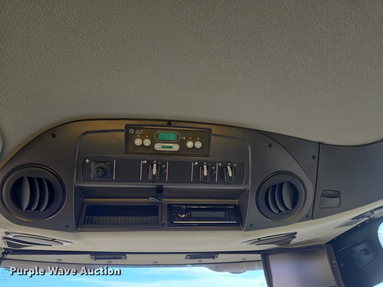 image for item ET1287 2023 Vermeer ZR5-1200 round baler