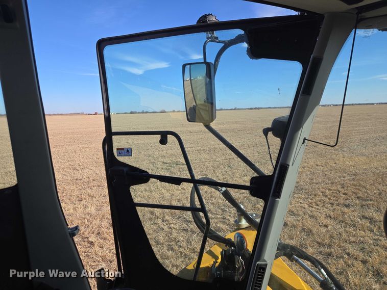 image for item ET1287 2023 Vermeer ZR5-1200 round baler