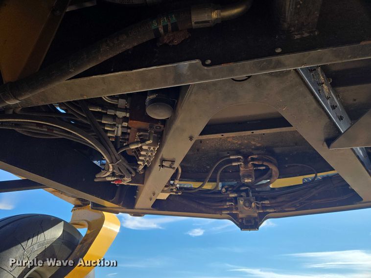 image for item ET1287 2023 Vermeer ZR5-1200 round baler