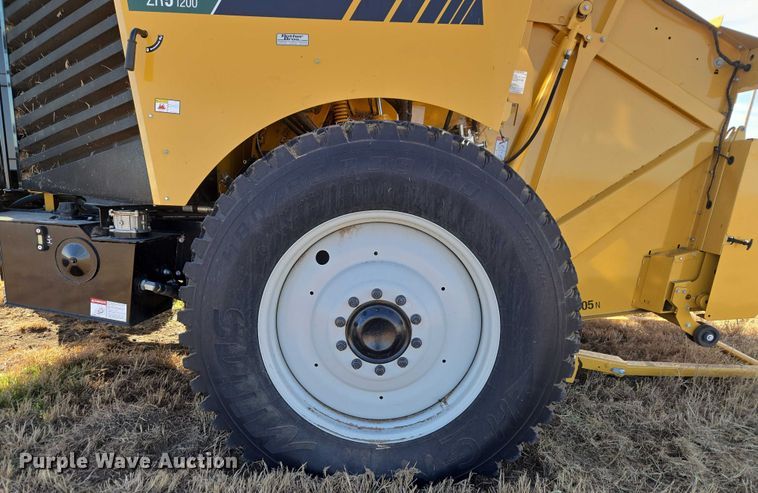 image for item ET1287 2023 Vermeer ZR5-1200 round baler