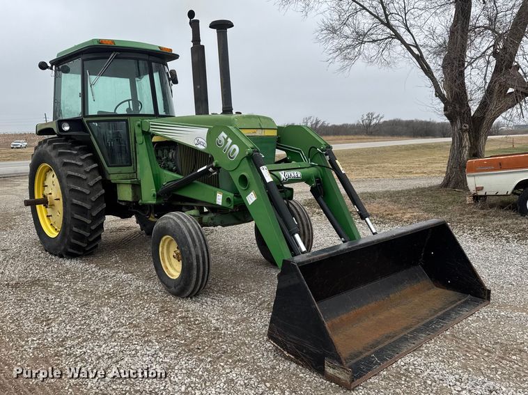 image for item ET1618 1974 John Deere 4430 tractor