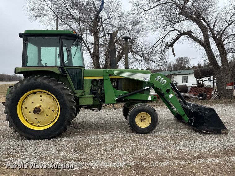 image for item ET1618 1974 John Deere 4430 tractor