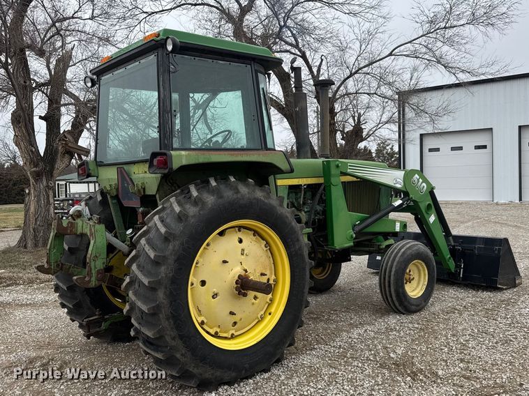 image for item ET1618 1974 John Deere 4430 tractor