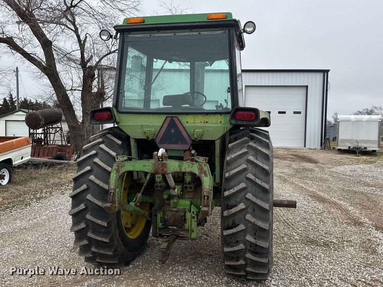 image for item ET1618 1974 John Deere 4430 tractor