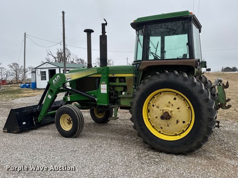 image for item ET1618 1974 John Deere 4430 tractor