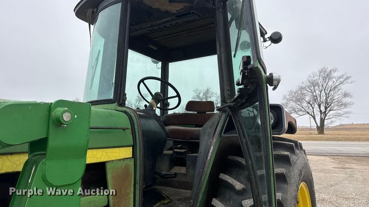 image for item ET1618 1974 John Deere 4430 tractor