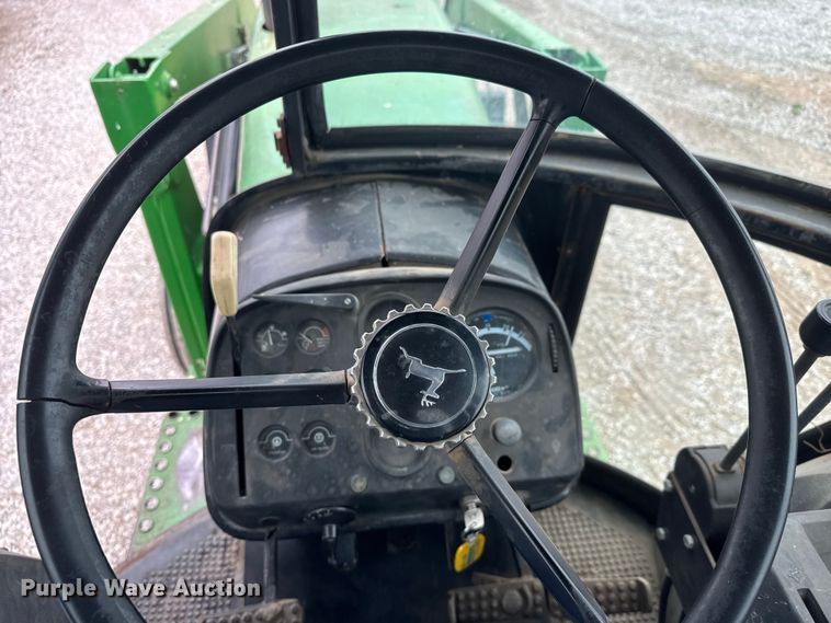 image for item ET1618 1974 John Deere 4430 tractor