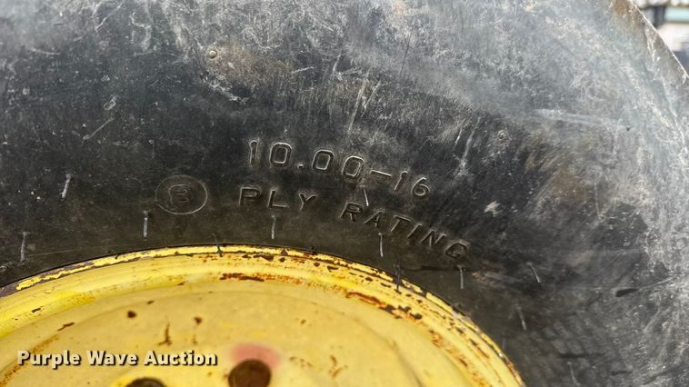 image for item ET1618 1974 John Deere 4430 tractor