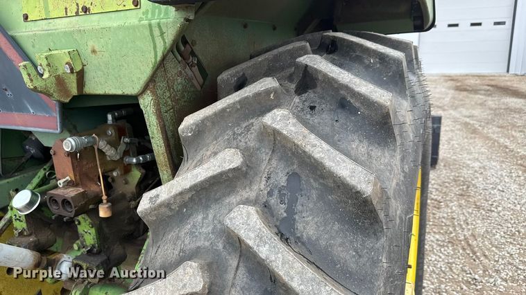image for item ET1618 1974 John Deere 4430 tractor